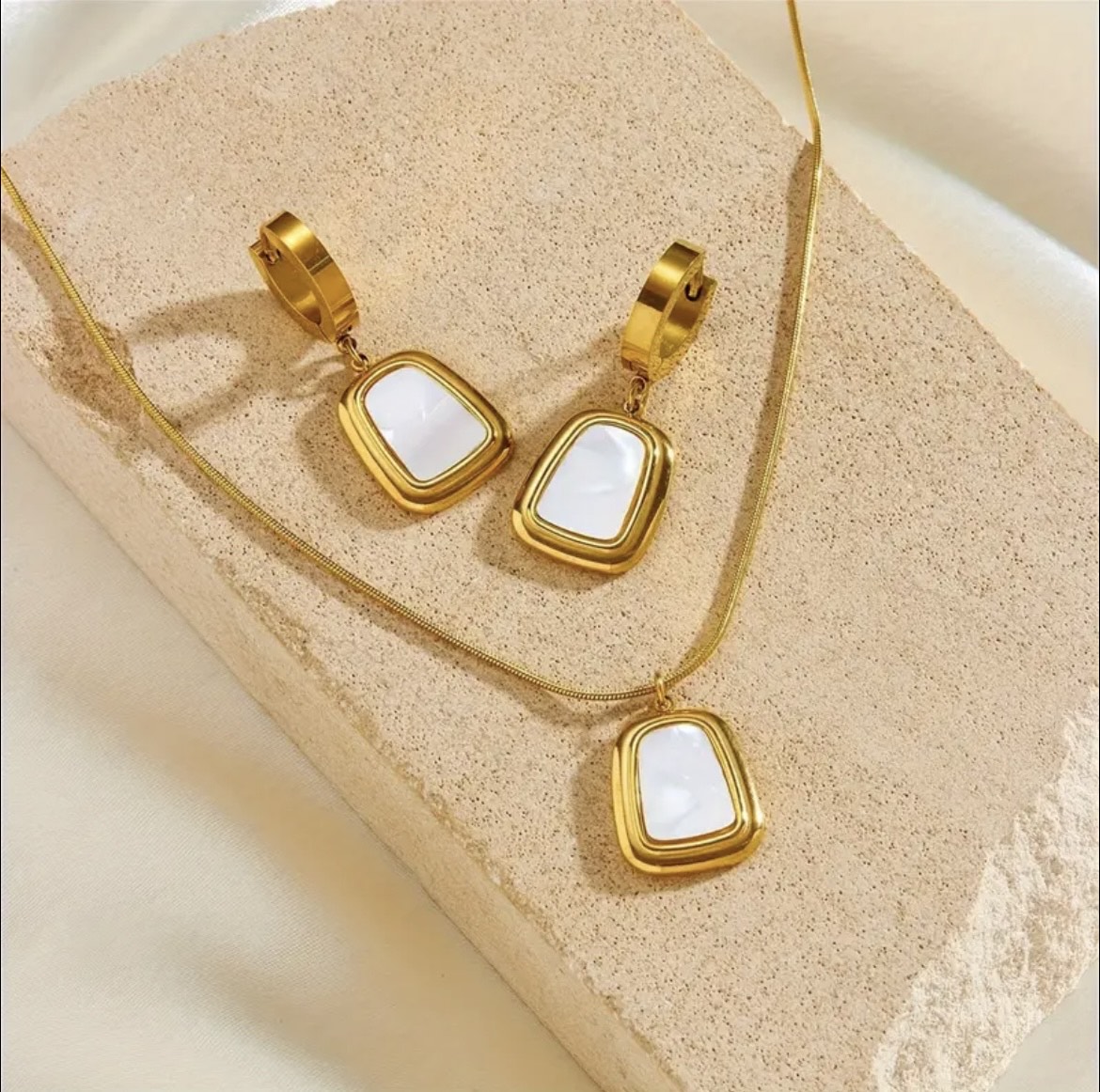 Ensemble en acier inoxydable simple et luxe !