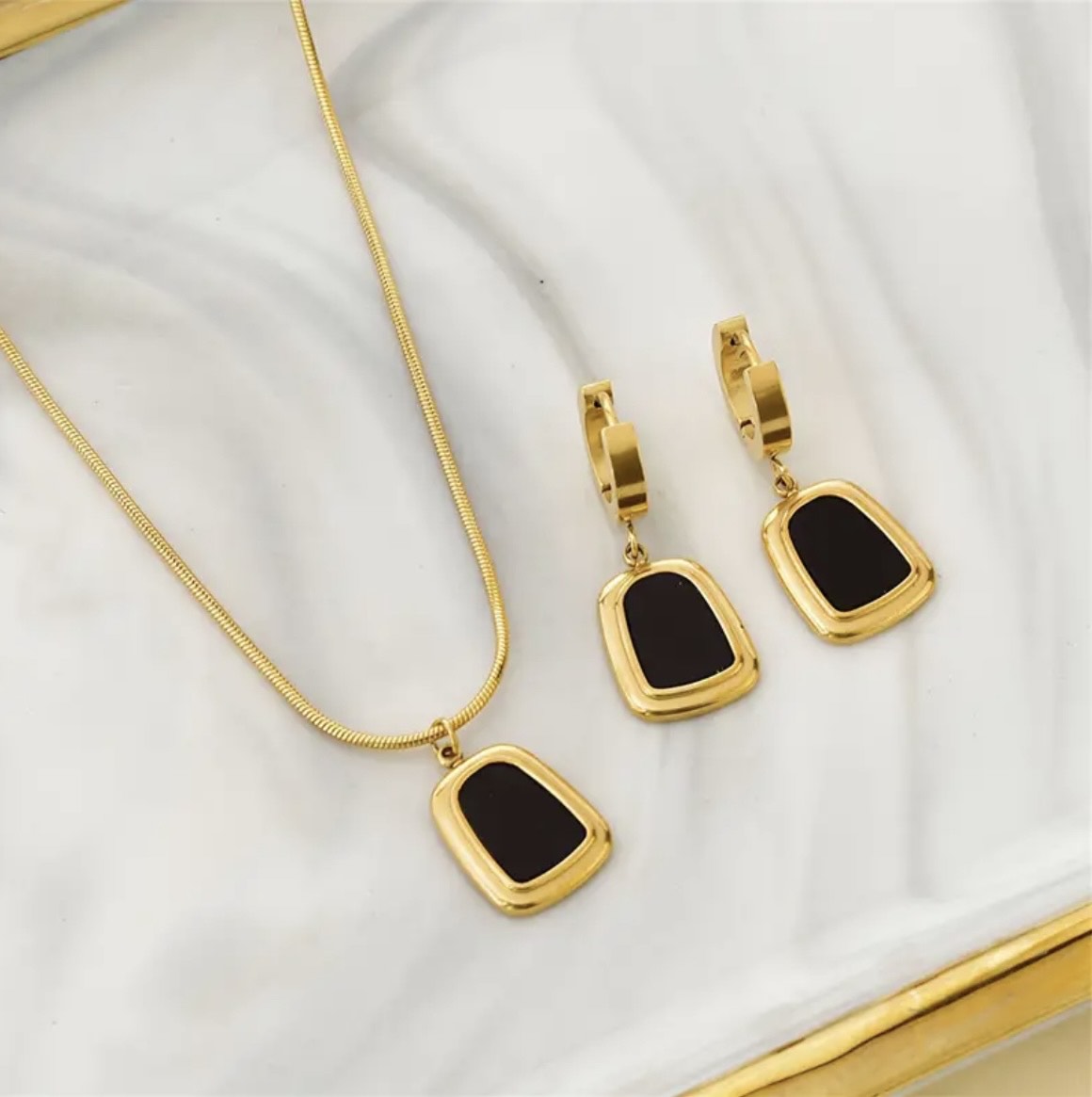Ensemble en acier inoxydable simple et luxe;