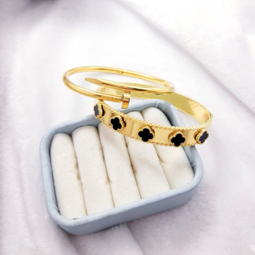 Bracelet en acier inoxydable;