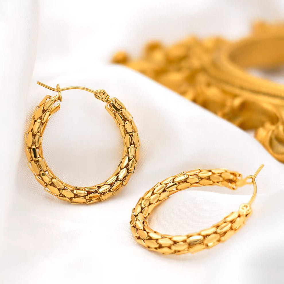 Boucles d’oreilles créoles en maillons dorés Acier Inoxydable Maillé