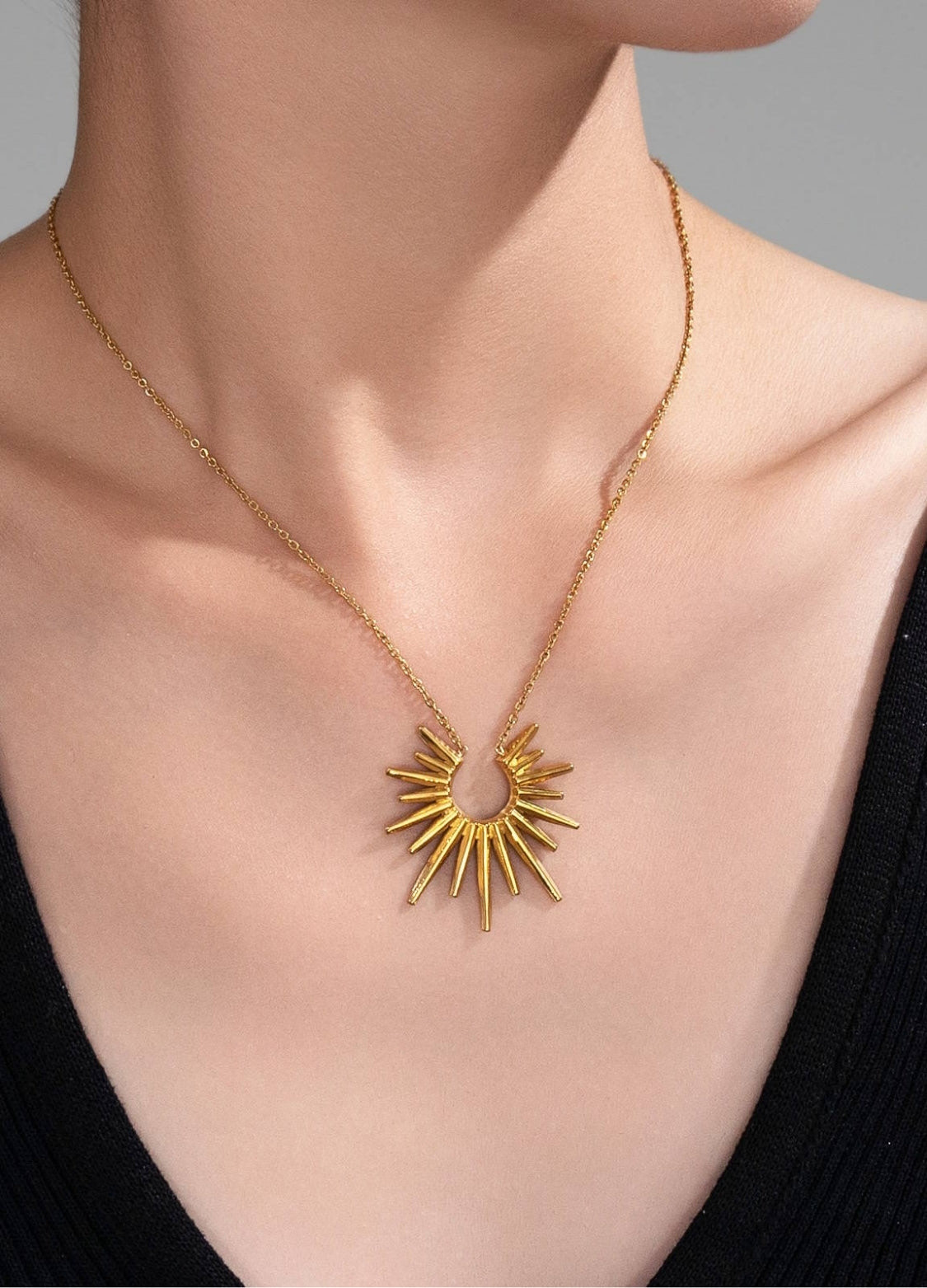 Collier "Cercle Martelé" – Acier Inoxydable Doré