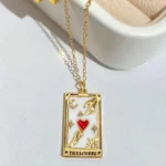 Collier doré avec pendentif 'The Lovers' inspiré du tarot