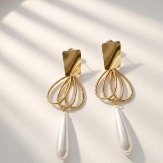 boucles-oreilles-dorees-perles-blanches-femme-minimoon-cartier-zara-miratendance-pandora-tiffany dior.jpg