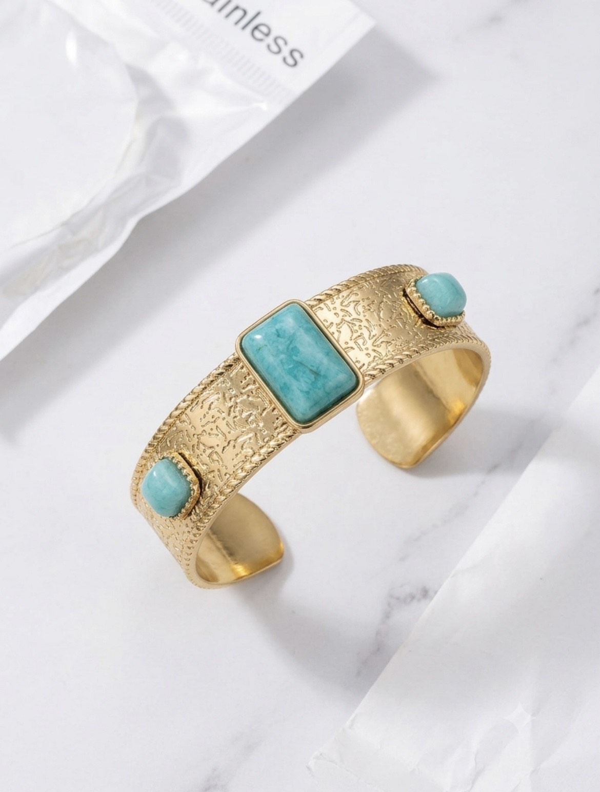 bracelet-manchette-dore-pierre-turquoise-minimoon-cartier-zara-miratendance-pandora-tiffany dior.jpg