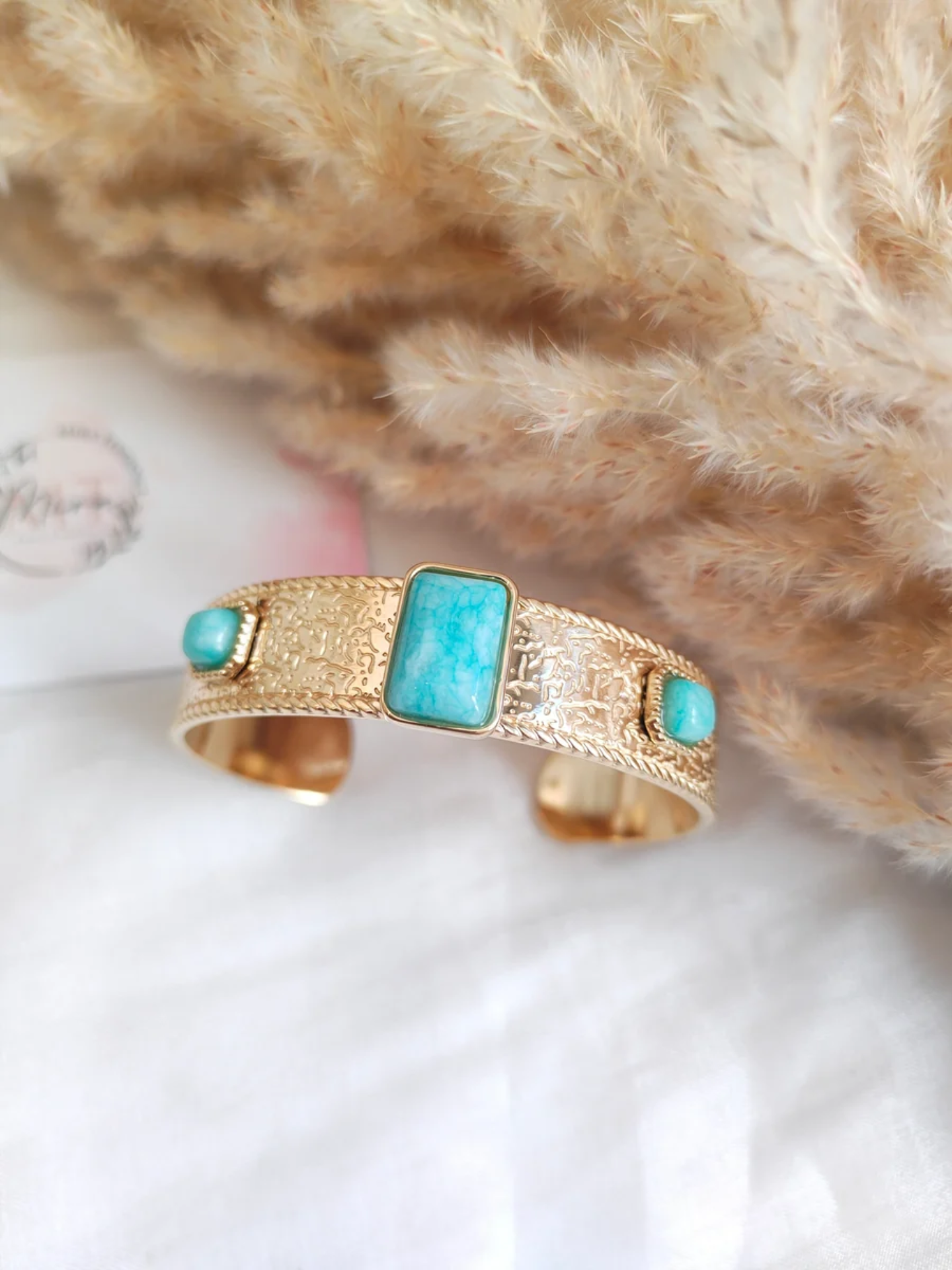bracelet-manchette-dore-pierre-turquoise-minimoon-cartier-zara-miratendance-pandora-tiffany dior.jpg